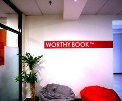 Worthy Book company logo